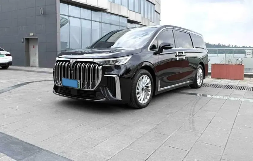 2024 Voyah Dream 1.5T 150HP L4 PHEV 43KWH,autocango,china used car exporter,china ev exporter,chinese used car exporter,chinese used ev exporter