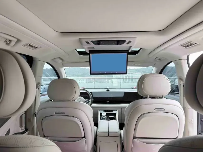 2024 Voyah Dream 1.5T 150HP L4 PHEV 43KWH,autocango,china used car exporter,china ev exporter,chinese used car exporter,chinese used ev exporter