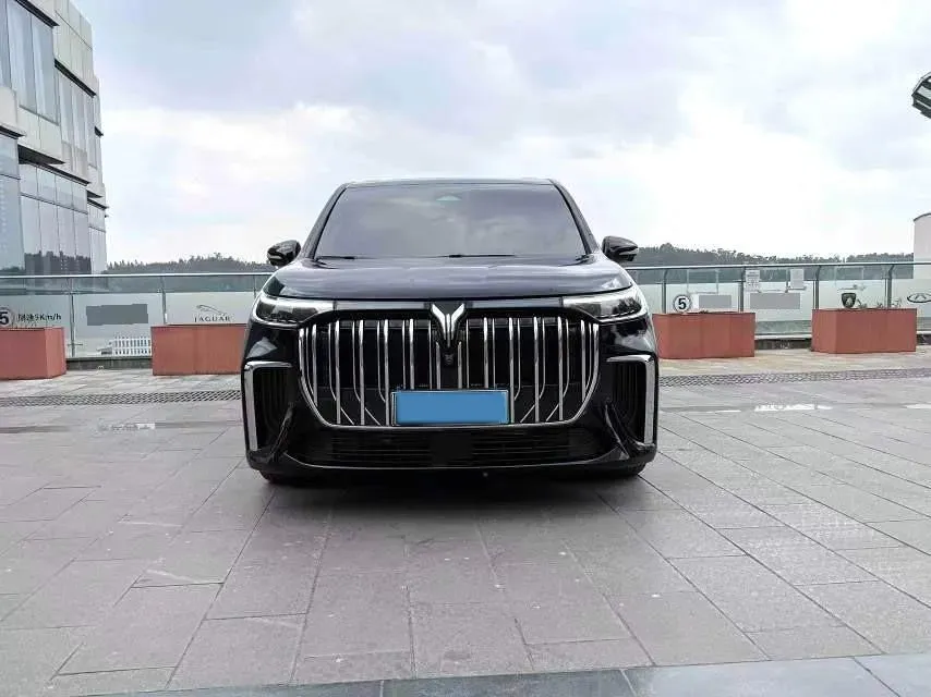 2024 Voyah Dream 1.5T 150HP L4 PHEV 43KWH,autocango,china used car exporter,china ev exporter,chinese used car exporter,chinese used ev exporter