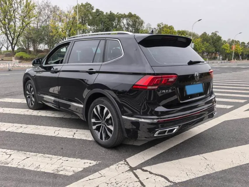 2024 Volkswagen Tiguan L 2.0T 186HP L4 7DCT,autocango,china used car exporter,china ev exporter,chinese used car exporter,chinese used ev exporter