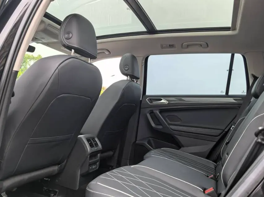 2024 Volkswagen Tiguan L 2.0T 186HP L4 7DCT,autocango,china used car exporter,china ev exporter,chinese used car exporter,chinese used ev exporter