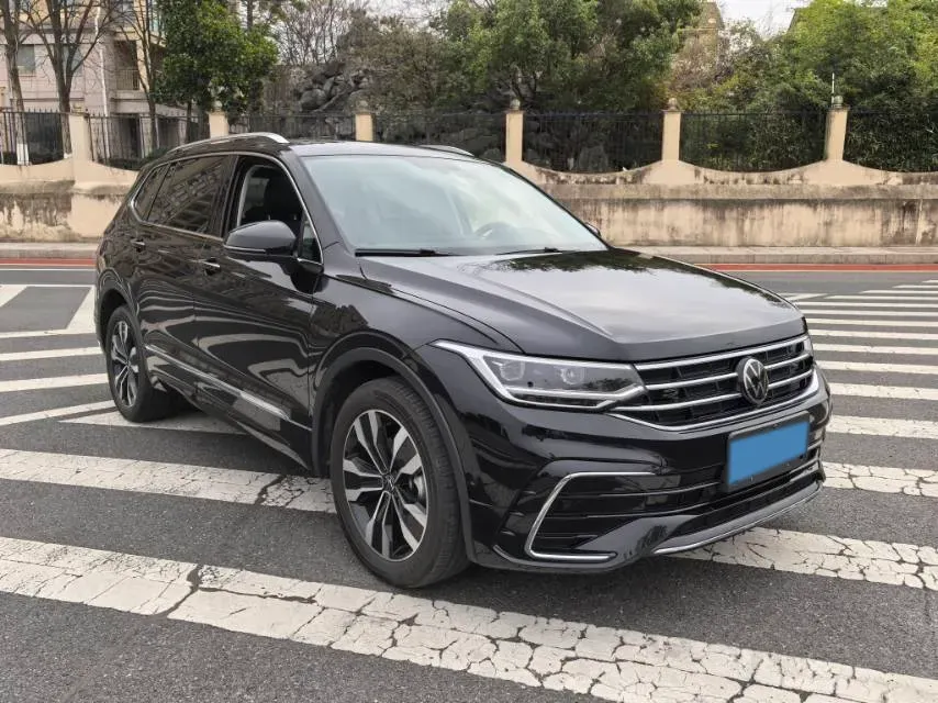 2024 Volkswagen Tiguan L 2.0T 186HP L4 7DCT,autocango,china used car exporter,china ev exporter,chinese used car exporter,chinese used ev exporter