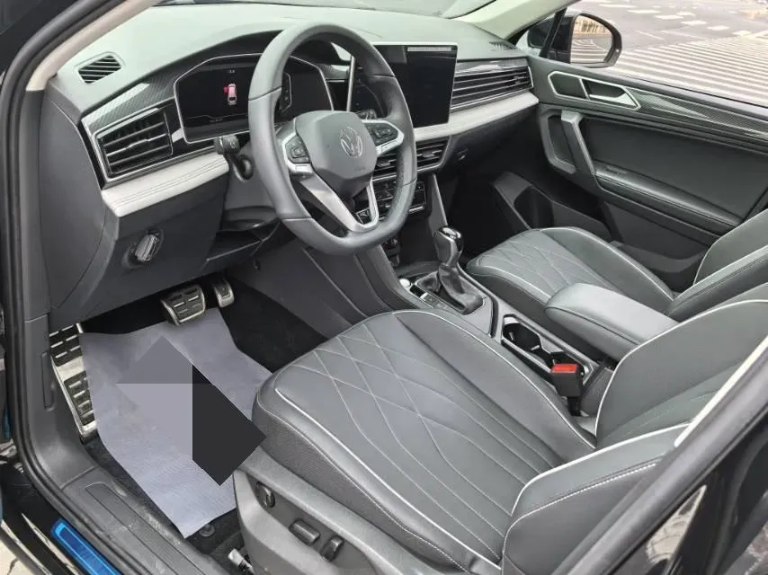 2024 Volkswagen Tiguan L 2.0T 186HP L4 7DCT,autocango,china used car exporter,china ev exporter,chinese used car exporter,chinese used ev exporter