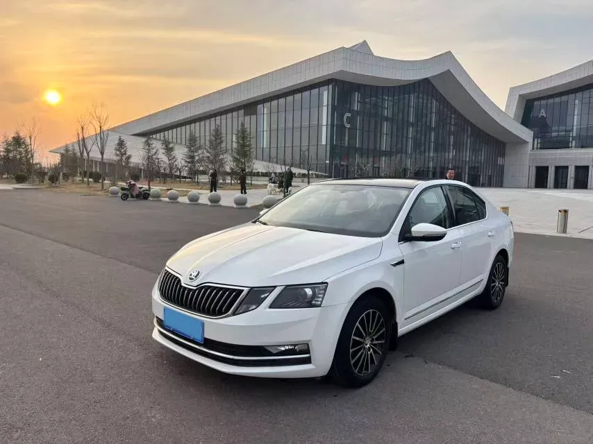 2018 Skoda Octavia 1.6L 110HP L4 6AT,autocango,china used car exporter,china ev exporter,chinese used car exporter,chinese used ev exporter