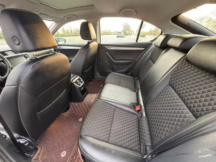 2018 Skoda Octavia 1.6L 110HP L4 6AT,autocango,china used car exporter,china ev exporter,chinese used car exporter,chinese used ev exporter