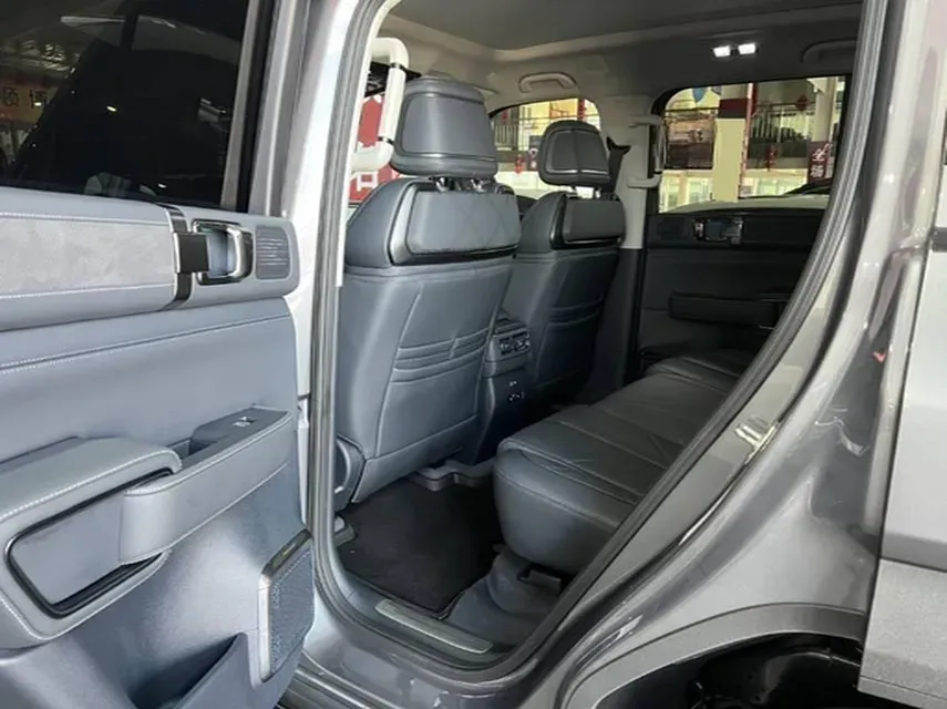 2023 FangChengBao Bao 5 1.5T 194HP L4 E-CVT PHEV 31.8KWH,autocango,china used car exporter,china ev exporter,chinese used car exporter,chinese used ev exporter