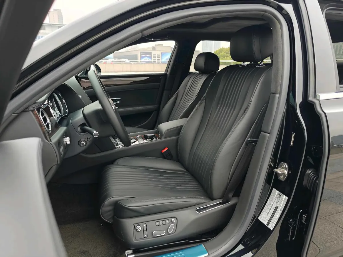 2016 Bentley Flying Spur 4.0T 507HP V8 8AT,autocango,china used car exporter,china ev exporter,chinese used car exporter,chinese used ev exporter