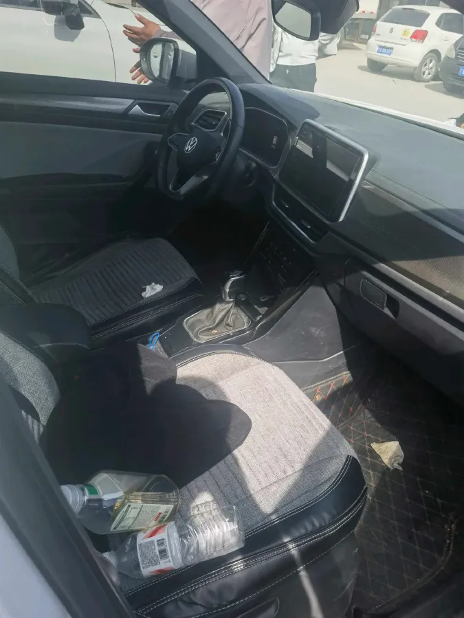 2023 Volkswagen T-Roc 1.5T 160HP L4 7DCT,autocango,china used car exporter,china ev exporter,chinese used car exporter,chinese used ev exporter