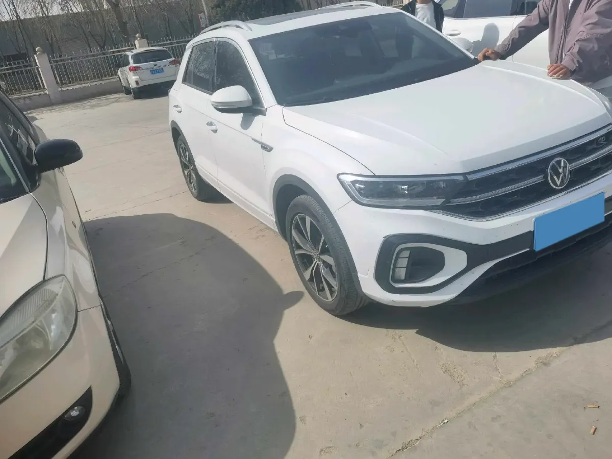2023 Volkswagen T-Roc 1.5T 160HP L4 7DCT,autocango,china used car exporter,china ev exporter,chinese used car exporter,chinese used ev exporter