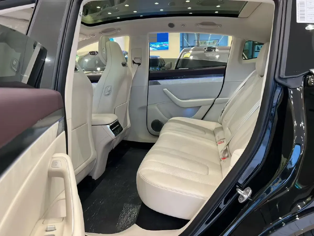 2026 Luxeed R7 REEV 156HP REEV,autocango,china used car exporter,china ev exporter,chinese used car exporter,chinese used ev exporter