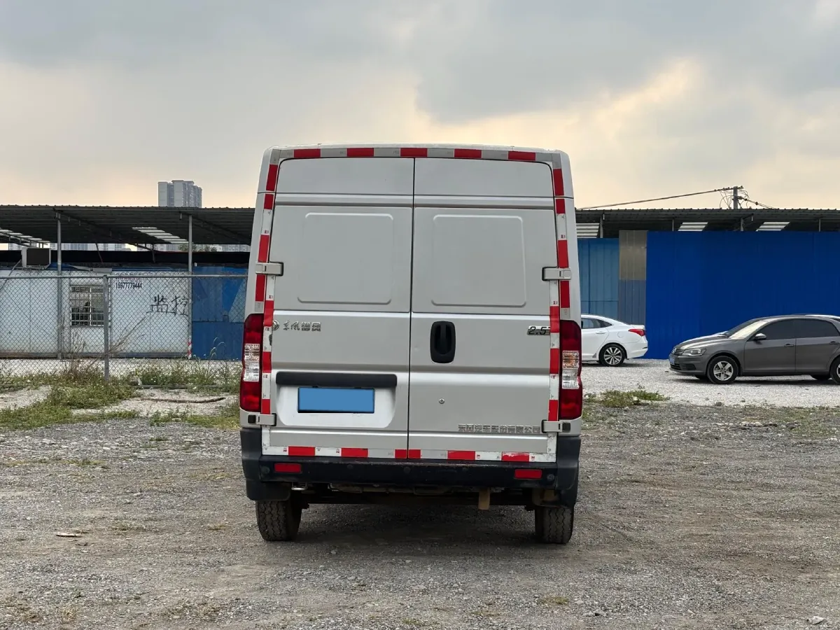 2018 DongFeng DFAC YuFeng 2.5T 136HP L4 6MT,autocango,china used car exporter,china ev exporter,chinese used car exporter,chinese used ev exporter