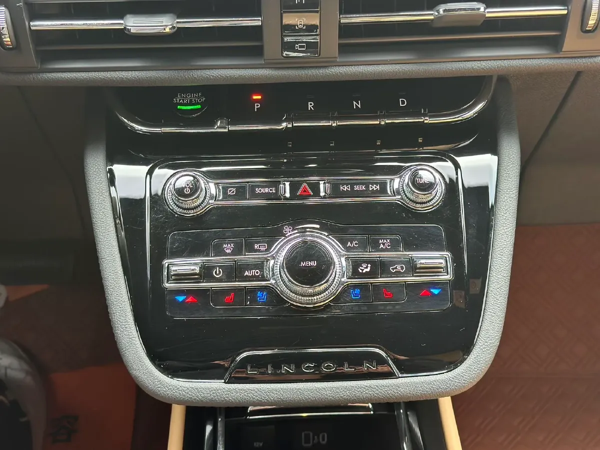 2021 Lincoln Corsair 2.0T 245HP L4 8AT,autocango,china used car exporter,china ev exporter,chinese used car exporter,chinese used ev exporter