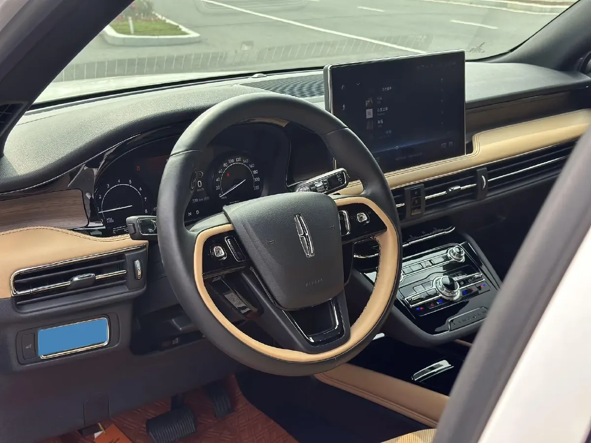 2021 Lincoln Corsair 2.0T 245HP L4 8AT,autocango,china used car exporter,china ev exporter,chinese used car exporter,chinese used ev exporter