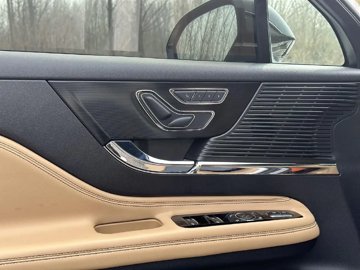 2021 Lincoln Corsair 2.0T 245HP L4 8AT,autocango,china used car exporter,china ev exporter,chinese used car exporter,chinese used ev exporter