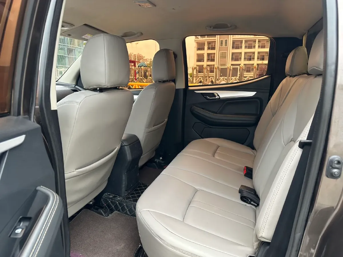 2020 Isuzu RE-MAX Jim 2.8T 120HP L4 5MT,autocango,china used car exporter,china ev exporter,chinese used car exporter,chinese used ev exporter