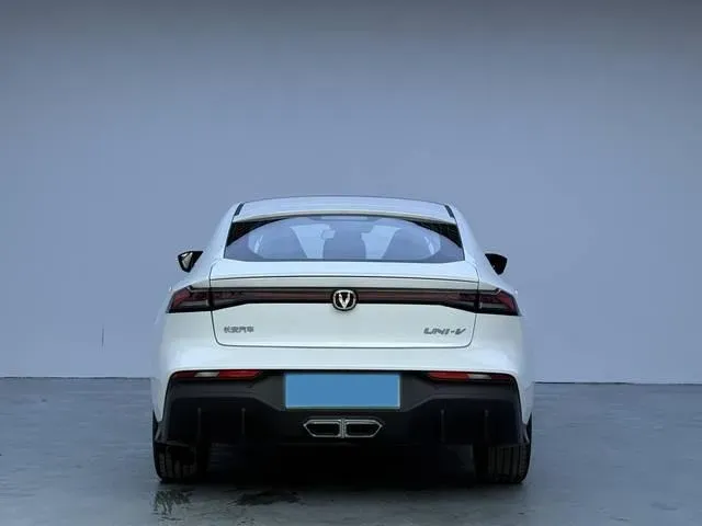 2024 ChangAn UNI-V iDD 1.5L 110HP L4 E-CVT PHEV 18.99KWH,autocango,china used car exporter,china ev exporter,chinese used car exporter,chinese used ev exporter