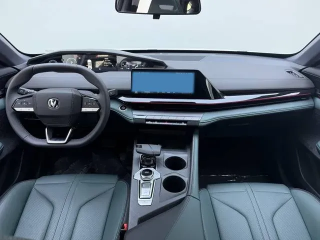 2024 ChangAn UNI-V iDD 1.5L 110HP L4 E-CVT PHEV 18.99KWH,autocango,china used car exporter,china ev exporter,chinese used car exporter,chinese used ev exporter