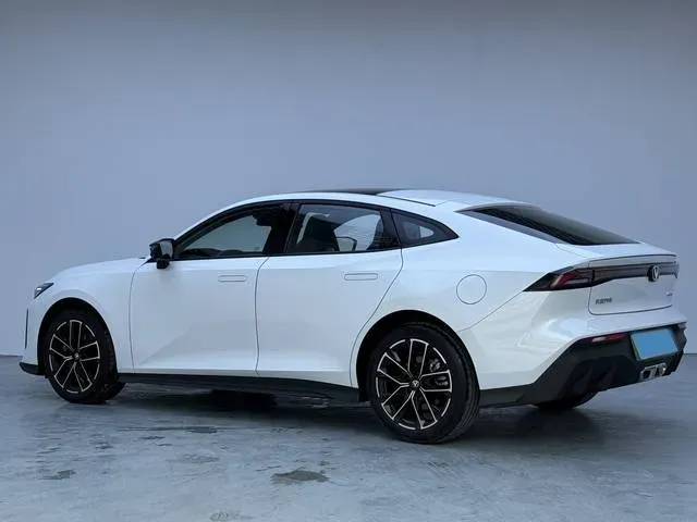 2024 ChangAn UNI-V iDD 1.5L 110HP L4 E-CVT PHEV 18.99KWH,autocango,china used car exporter,china ev exporter,chinese used car exporter,chinese used ev exporter