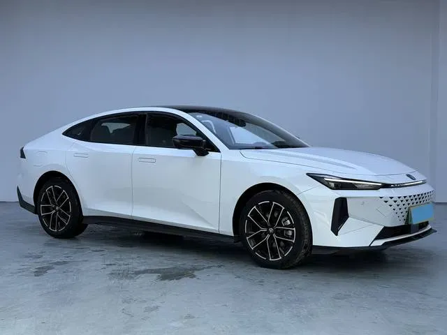 2024 ChangAn UNI-V iDD 1.5L 110HP L4 E-CVT PHEV 18.99KWH,autocango,china used car exporter,china ev exporter,chinese used car exporter,chinese used ev exporter