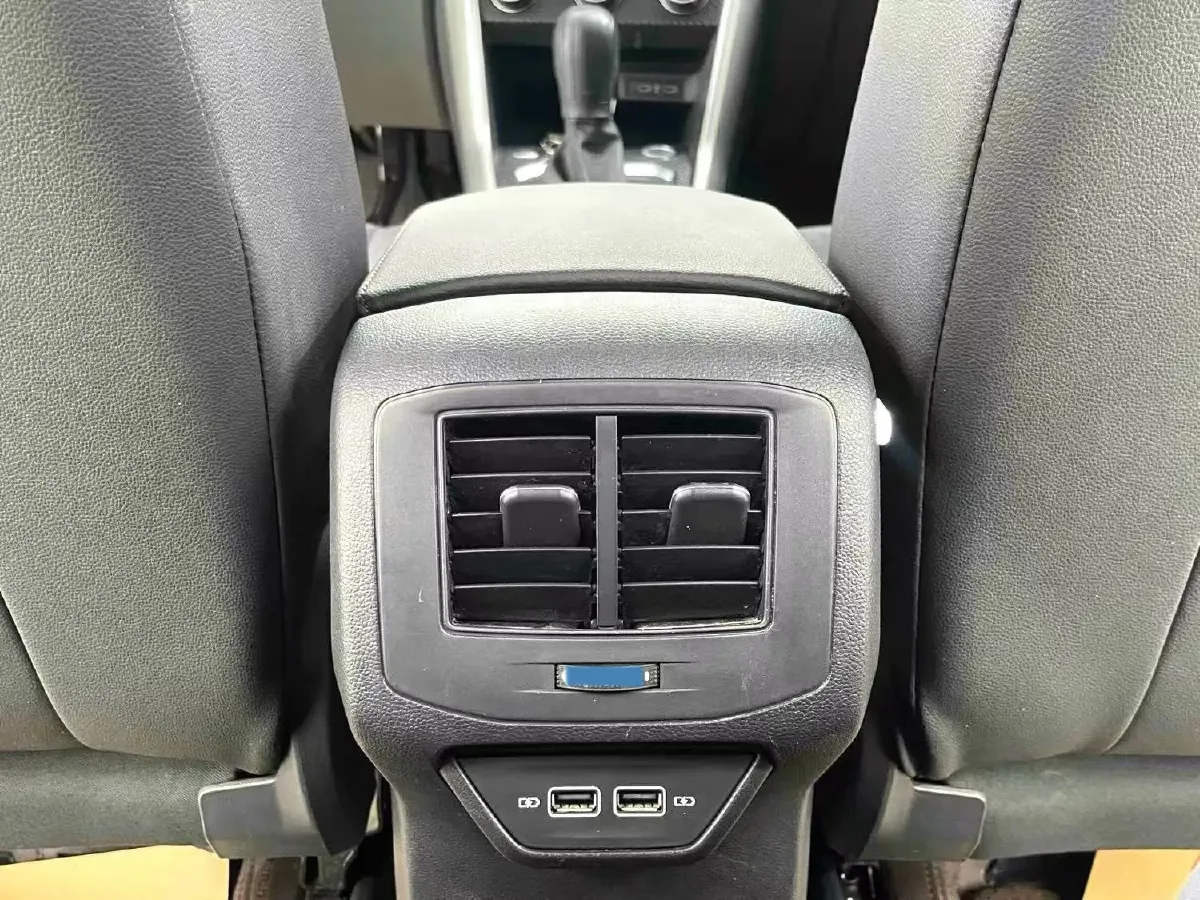 2022 Volkswagen T-Roc 1.4T 150HP L4 7DCT,autocango,china used car exporter,china ev exporter,chinese used car exporter,chinese used ev exporter