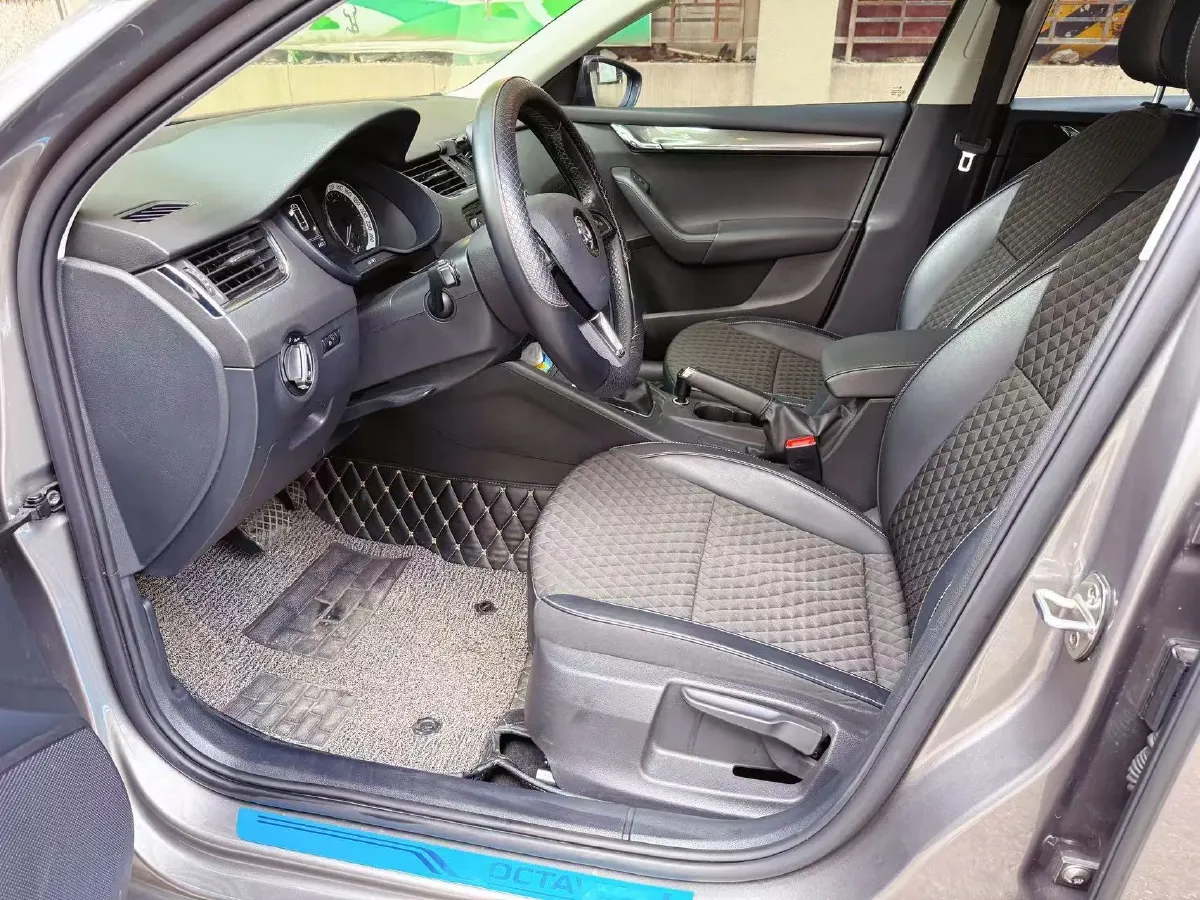 2018 Skoda Octavia 1.2T 116HP L4 7DCT,autocango,china used car exporter,china ev exporter,chinese used car exporter,chinese used ev exporter