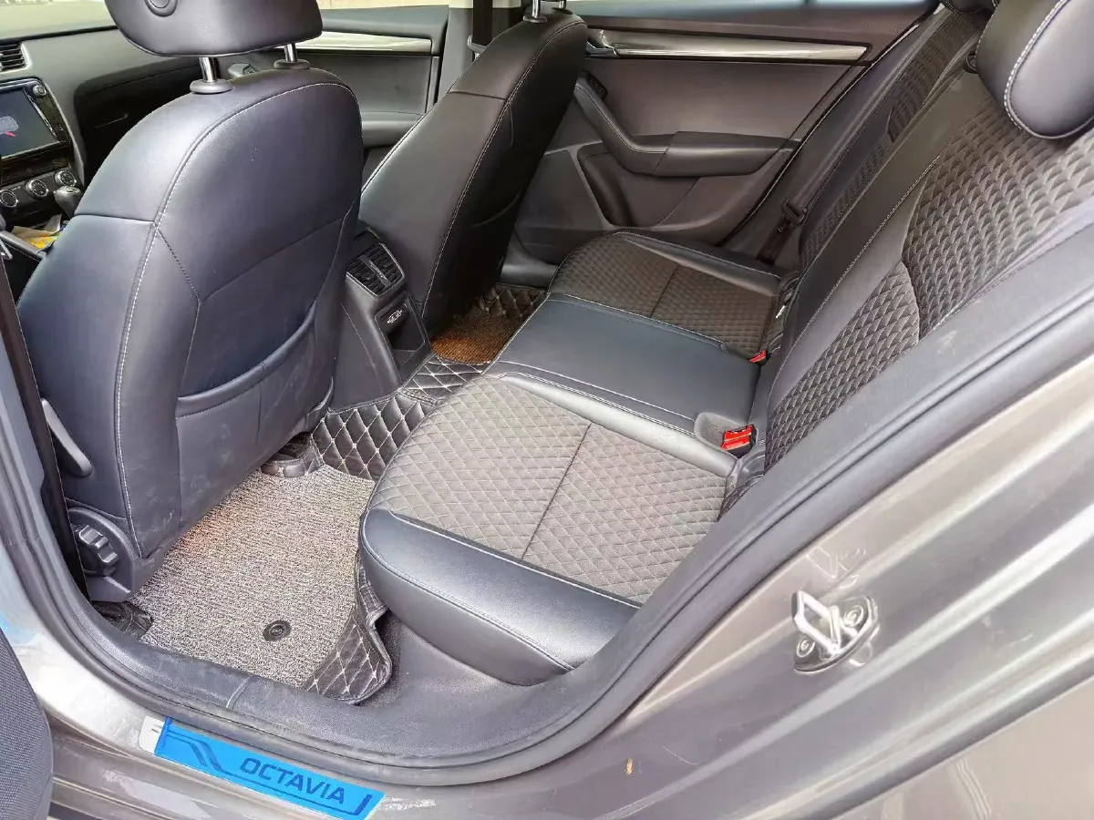 2018 Skoda Octavia 1.2T 116HP L4 7DCT,autocango,china used car exporter,china ev exporter,chinese used car exporter,chinese used ev exporter