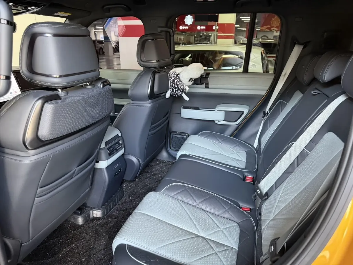 2023 FangChengBao Bao 5 1.5T 194HP L4 E-CVT PHEV 31.8KWH,autocango,china used car exporter,china ev exporter,chinese used car exporter,chinese used ev exporter