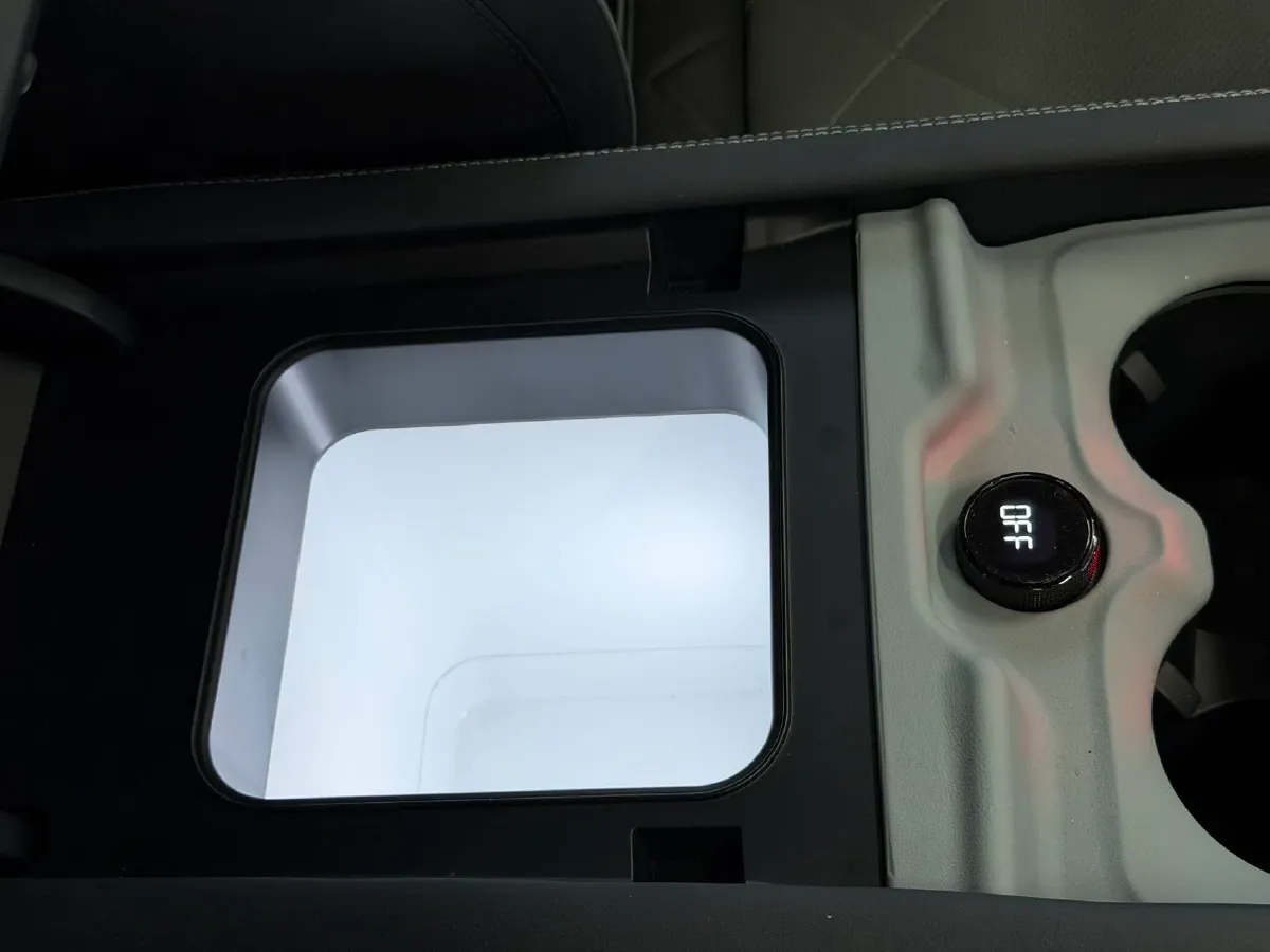 2023 FangChengBao Bao 5 1.5T 194HP L4 E-CVT PHEV 31.8KWH,autocango,china used car exporter,china ev exporter,chinese used car exporter,chinese used ev exporter