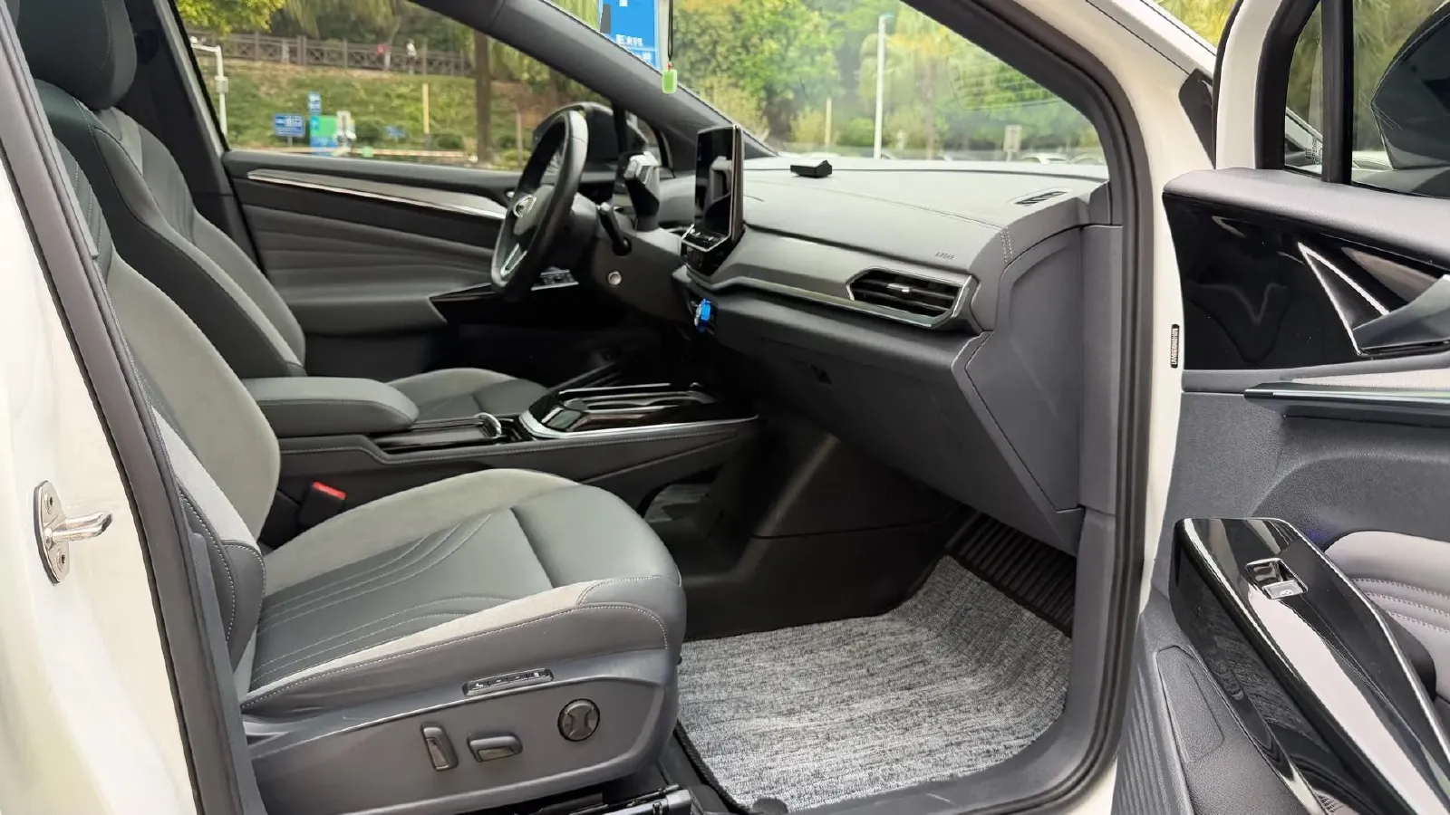 2022 Neta S Range Extended 231HP REEV 43.51KWH,autocango,china used car exporter,china ev exporter,chinese used car exporter,chinese used ev exporter