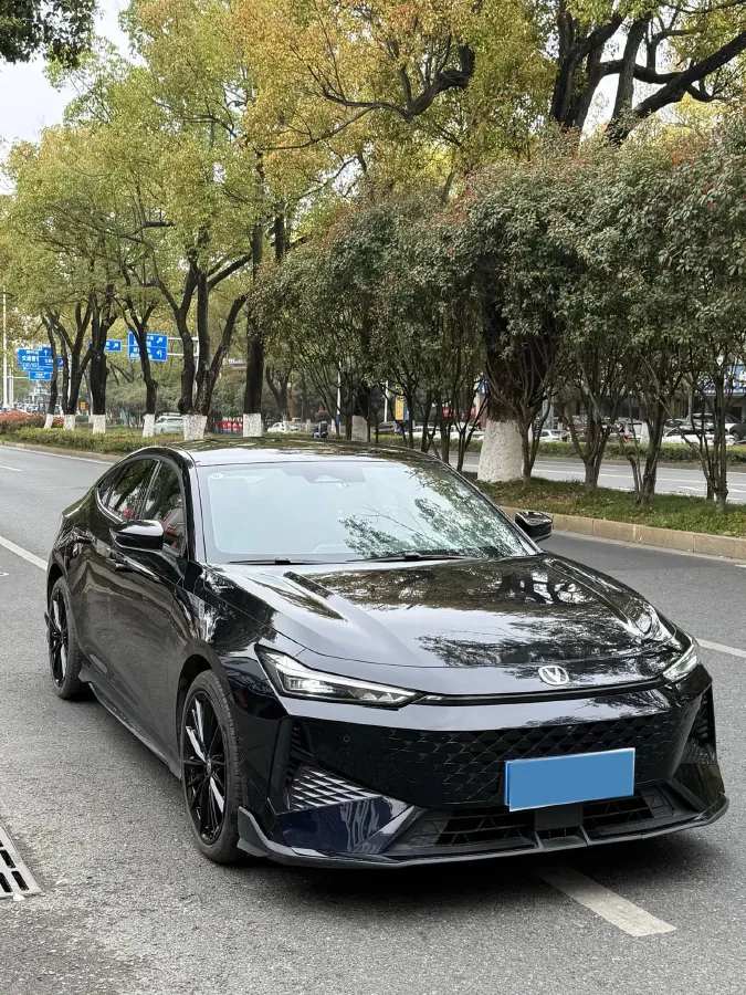 2024 ChangAn UNI-V 1.5T 188HP L4 7DCT,autocango,china used car exporter,china ev exporter,chinese used car exporter,chinese used ev exporter