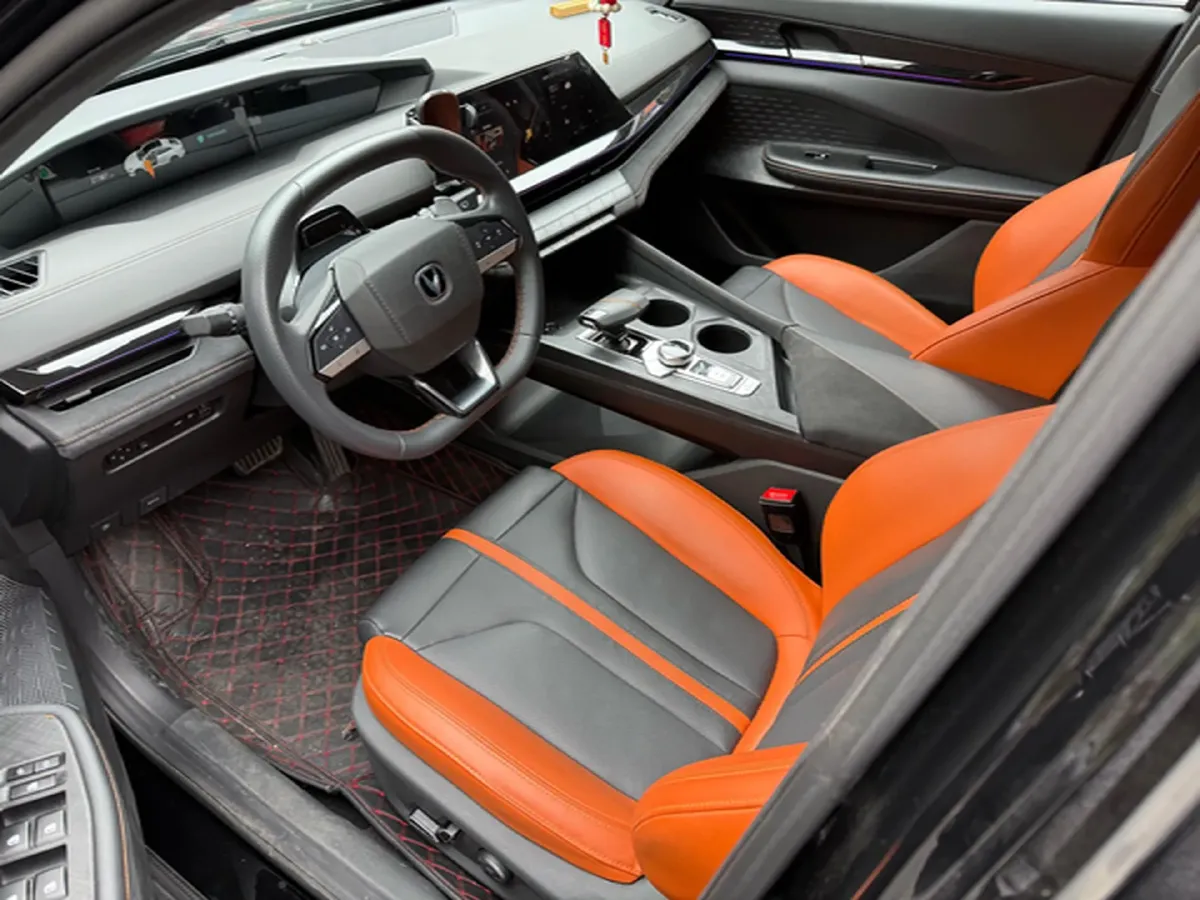 2024 ChangAn UNI-V 1.5T 188HP L4 7DCT,autocango,china used car exporter,china ev exporter,chinese used car exporter,chinese used ev exporter