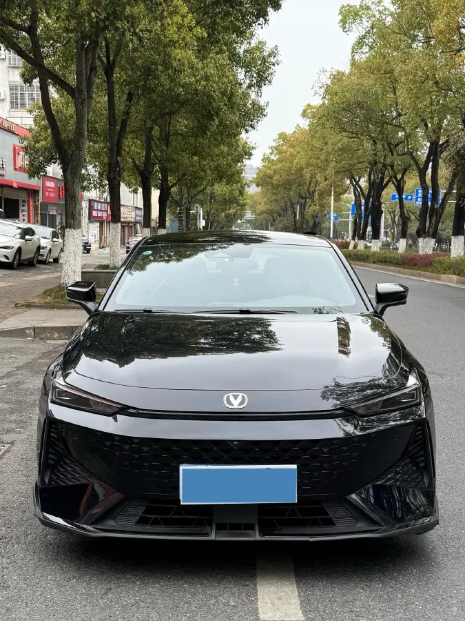 2024 ChangAn UNI-V 1.5T 188HP L4 7DCT,autocango,china used car exporter,china ev exporter,chinese used car exporter,chinese used ev exporter