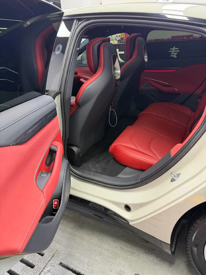 2024 MI SU7 BEV 73.6KWH,autocango,china used car exporter,china ev exporter,chinese used car exporter,chinese used ev exporter