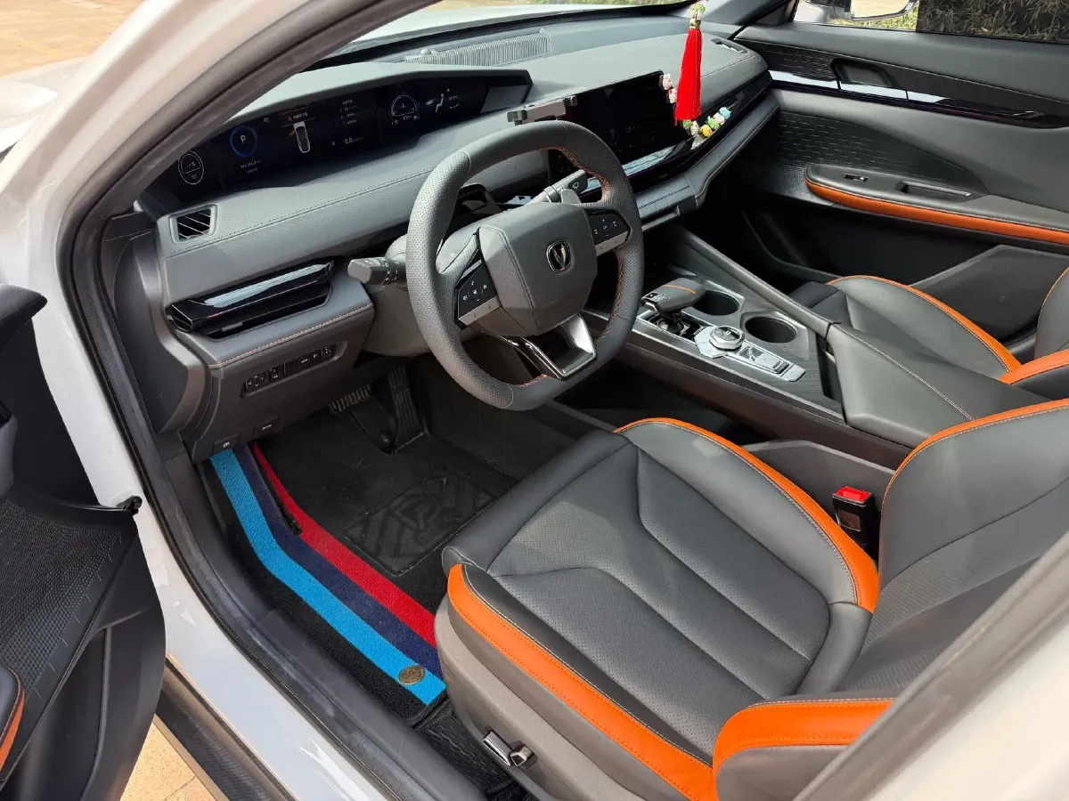 2023 ChangAn UNI-V 1.5T 188HP L4 7DCT,autocango,china used car exporter,china ev exporter,chinese used car exporter,chinese used ev exporter