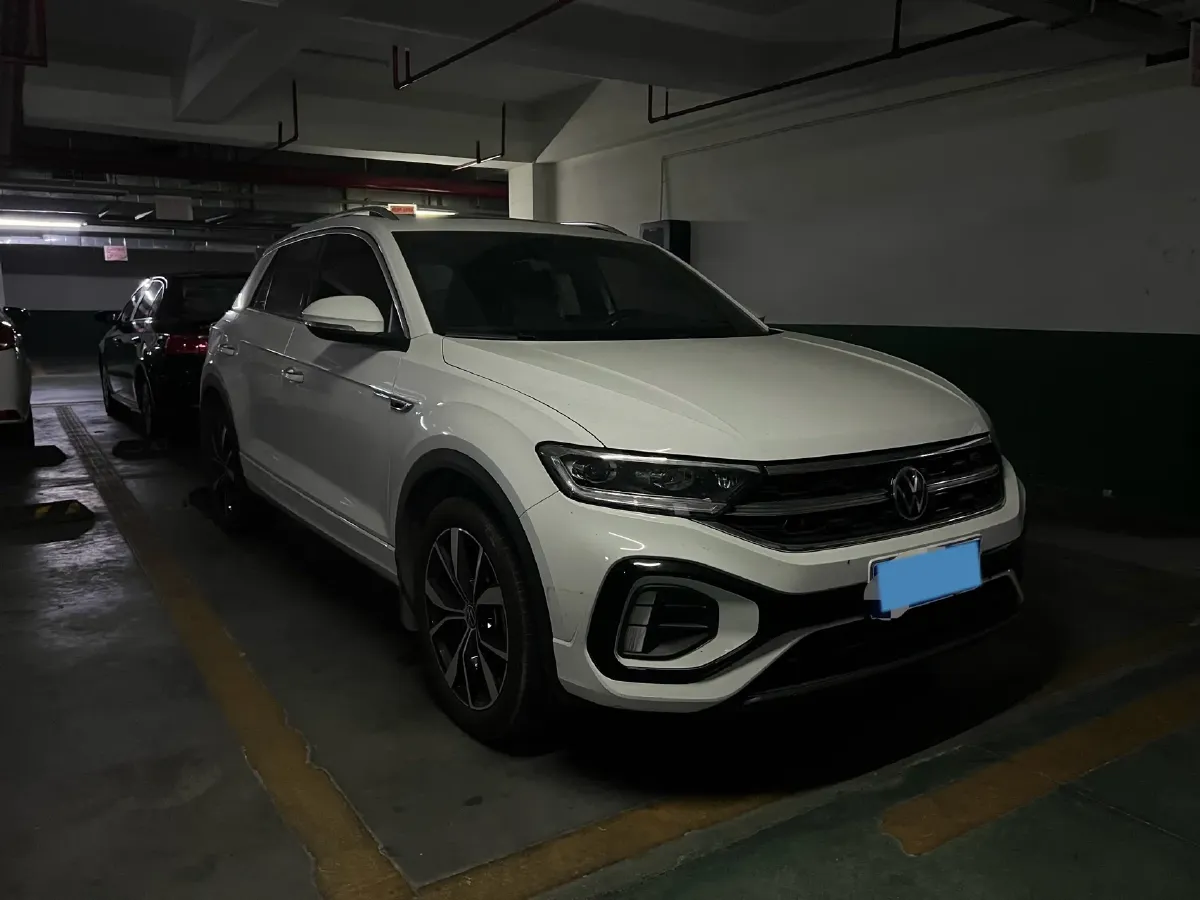 2023 Volkswagen T-Roc 1.5T 160HP L4 7DCT,autocango,china used car exporter,china ev exporter,chinese used car exporter,chinese used ev exporter