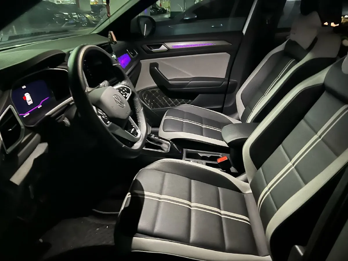 2023 Volkswagen T-Roc 1.5T 160HP L4 7DCT,autocango,china used car exporter,china ev exporter,chinese used car exporter,chinese used ev exporter