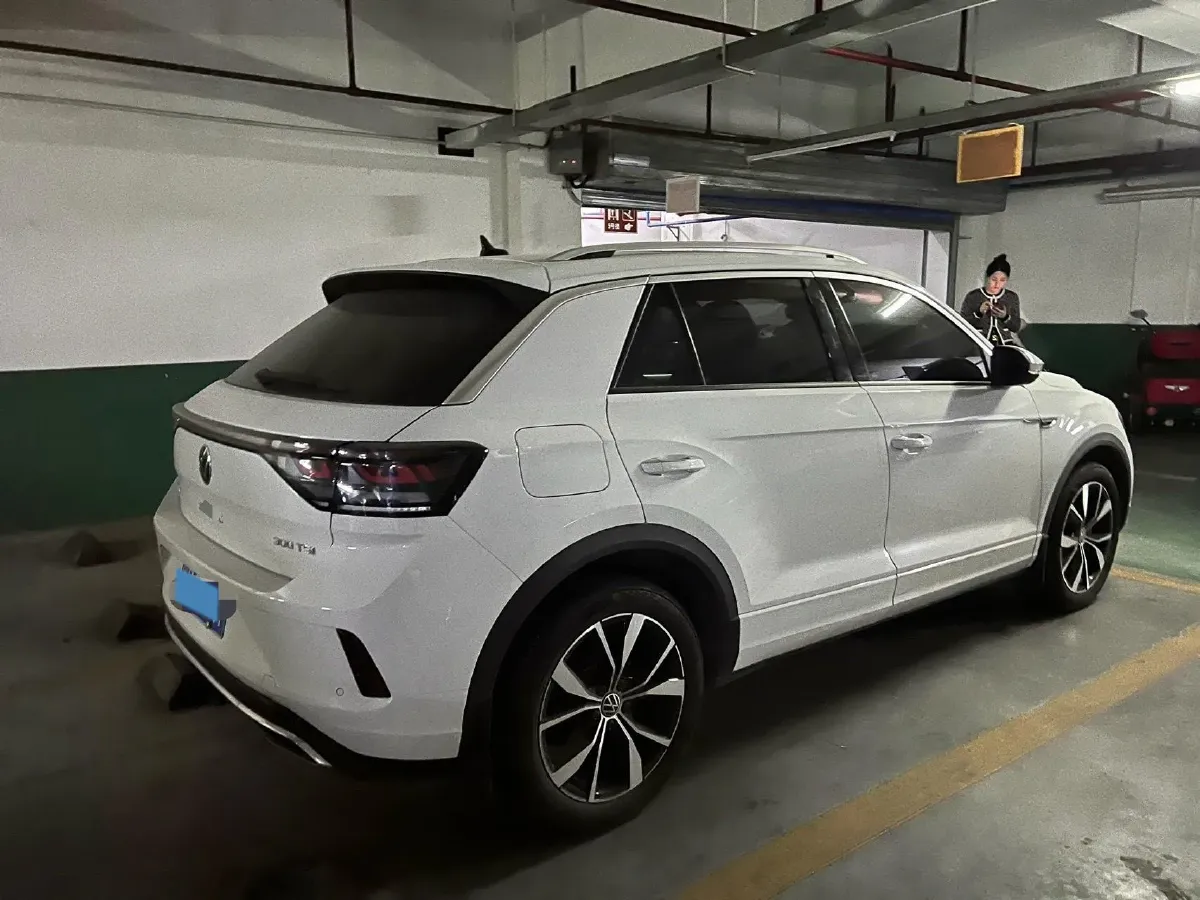 2023 Volkswagen T-Roc 1.5T 160HP L4 7DCT,autocango,china used car exporter,china ev exporter,chinese used car exporter,chinese used ev exporter