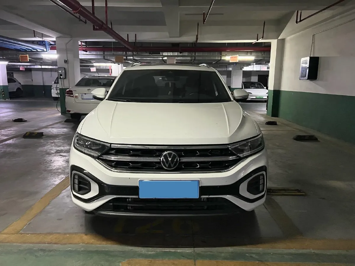 2023 Volkswagen T-Roc 1.5T 160HP L4 7DCT,autocango,china used car exporter,china ev exporter,chinese used car exporter,chinese used ev exporter