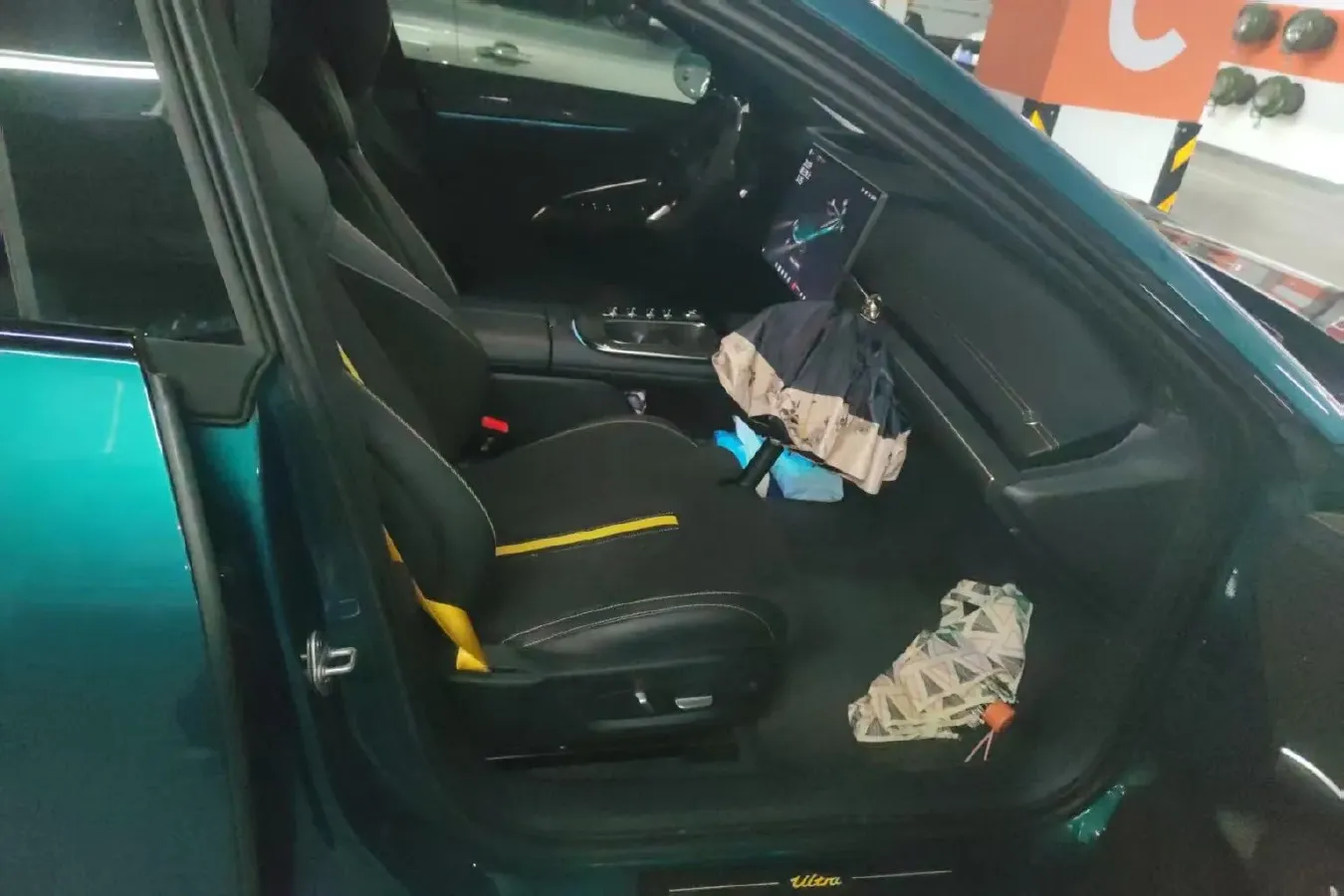 2025 MI SU7 Ultra BEV 93.7KWH,autocango,china used car exporter,china ev exporter,chinese used car exporter,chinese used ev exporter