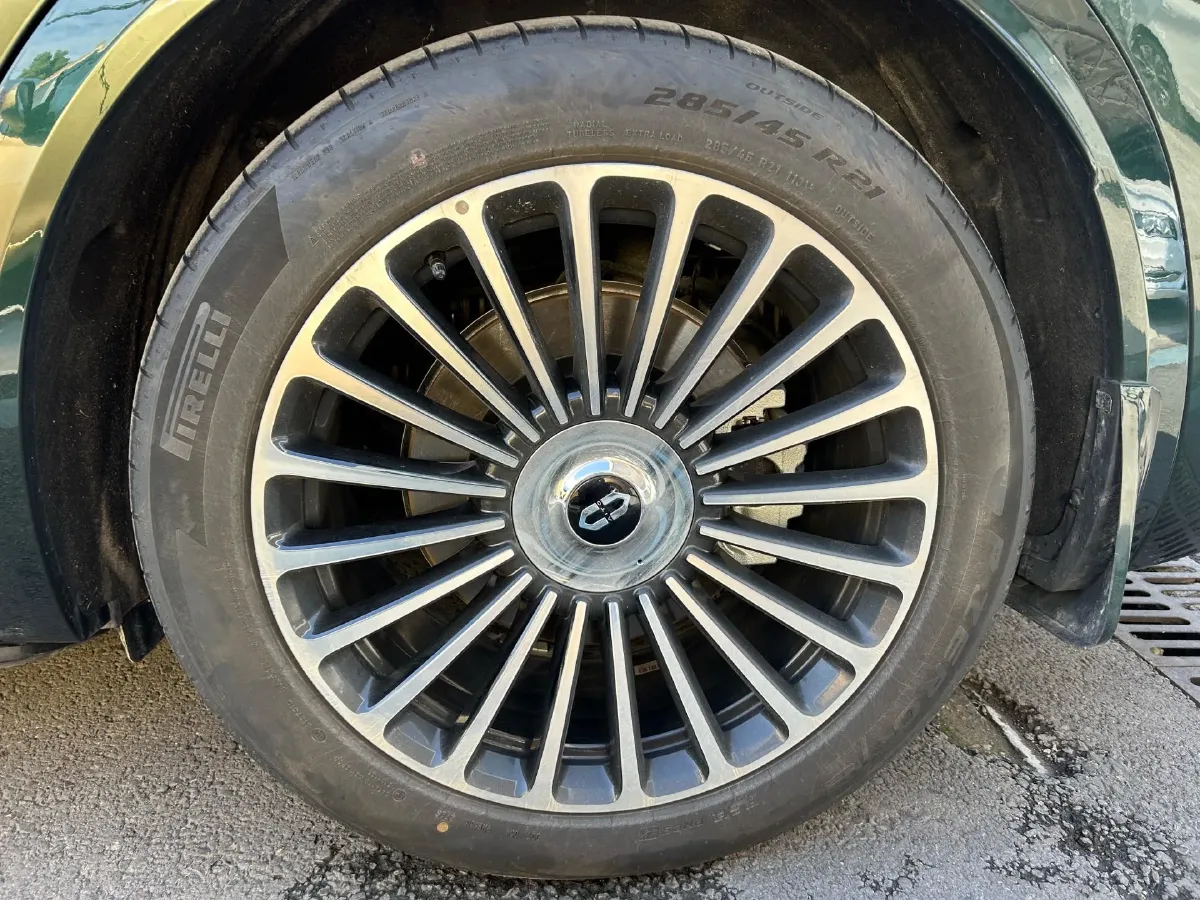 2025 AITO AITO M8 REEV 160HP REEV 53.4KWH,autocango,china used car exporter,china ev exporter,chinese used car exporter,chinese used ev exporter