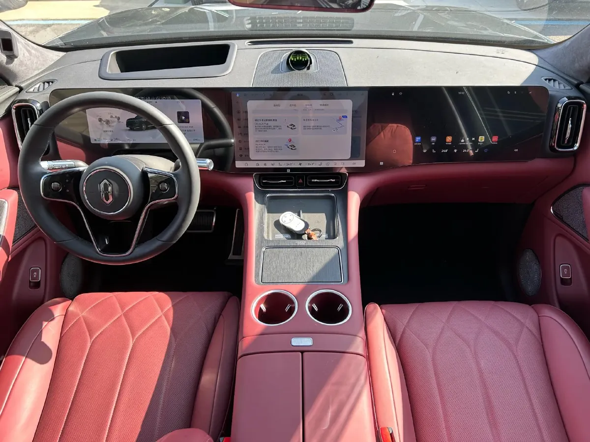 2025 AITO AITO M8 REEV 160HP REEV 53.4KWH,autocango,china used car exporter,china ev exporter,chinese used car exporter,chinese used ev exporter