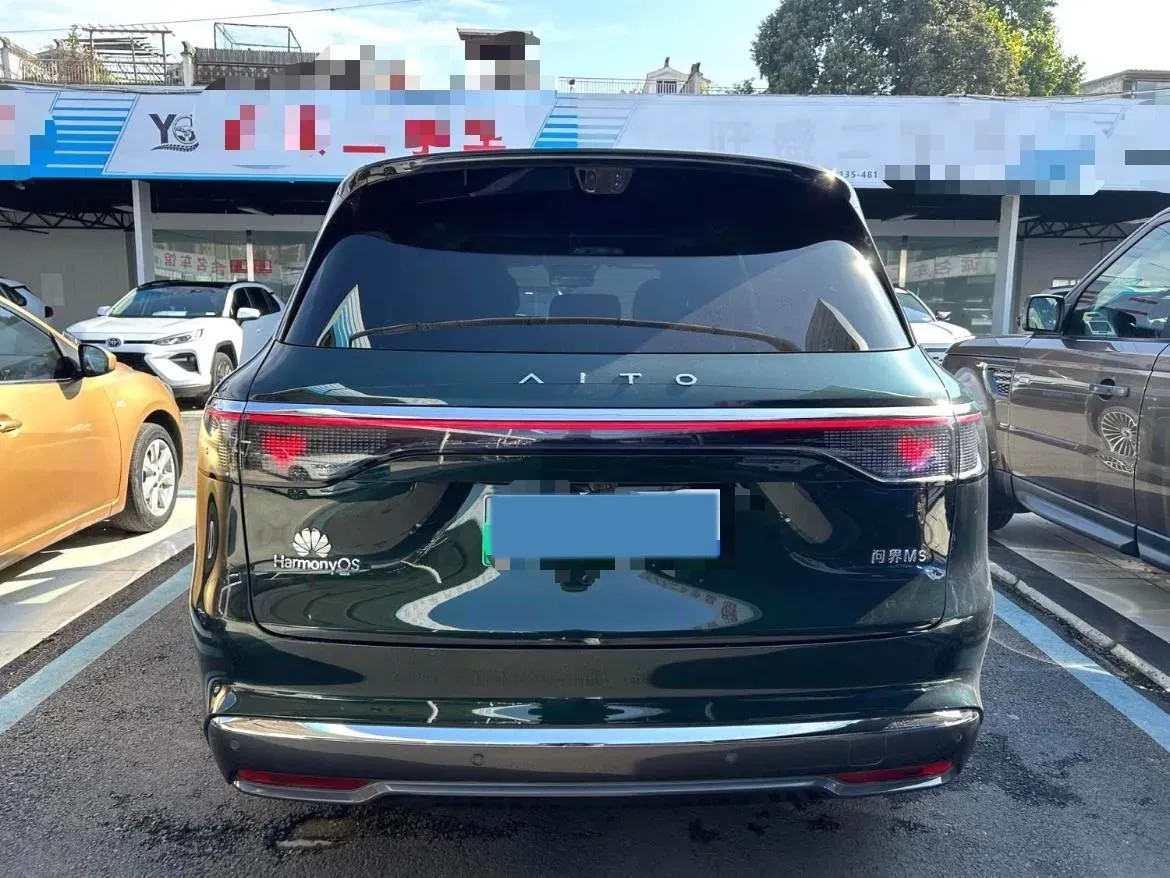 2025 AITO AITO M8 REEV 160HP REEV 53.4KWH,autocango,china used car exporter,china ev exporter,chinese used car exporter,chinese used ev exporter