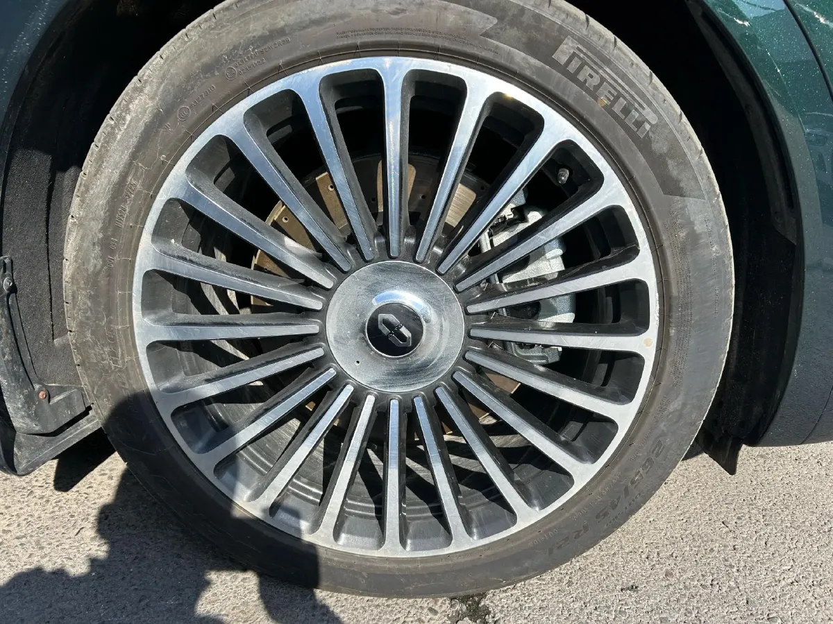 2025 AITO AITO M8 REEV 160HP REEV 53.4KWH,autocango,china used car exporter,china ev exporter,chinese used car exporter,chinese used ev exporter