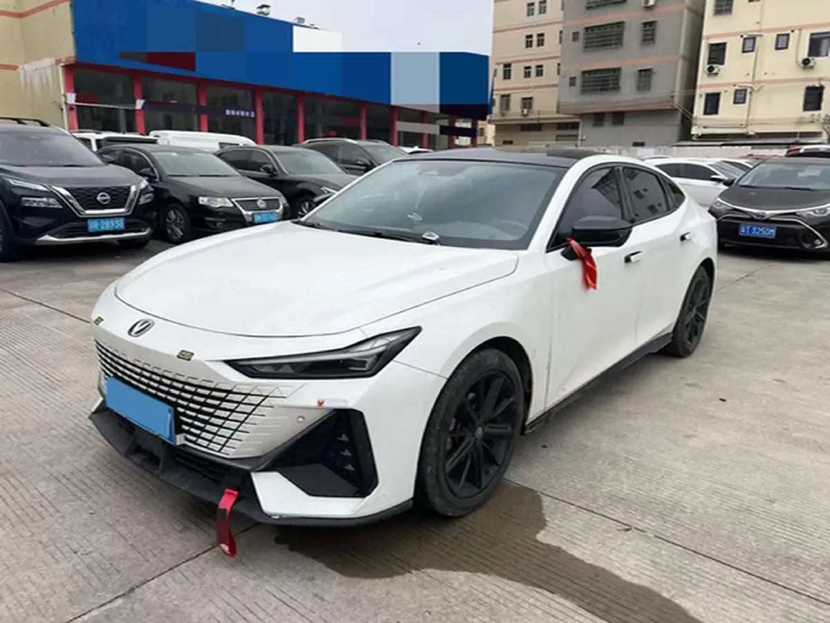 2022 ChangAn UNI-V 1.5T 188HP L4 7DCT,autocango,china used car exporter,china ev exporter,chinese used car exporter,chinese used ev exporter