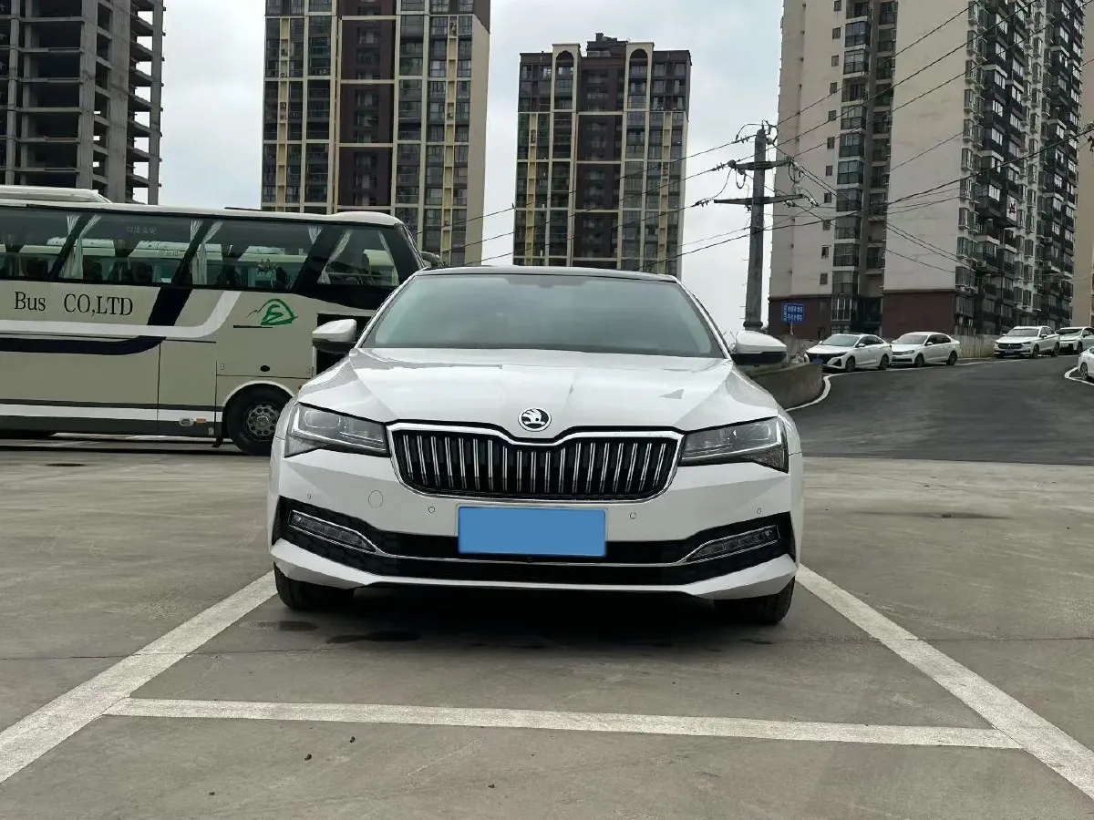 2019 Skoda Superb 1.4T 150HP L4 7DCT,autocango,china used car exporter,china ev exporter,chinese used car exporter,chinese used ev exporter