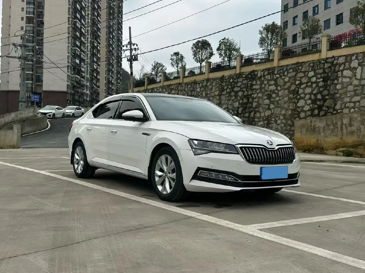 2019 Skoda Superb 1.4T 150HP L4 7DCT,autocango,china used car exporter,china ev exporter,chinese used car exporter,chinese used ev exporter