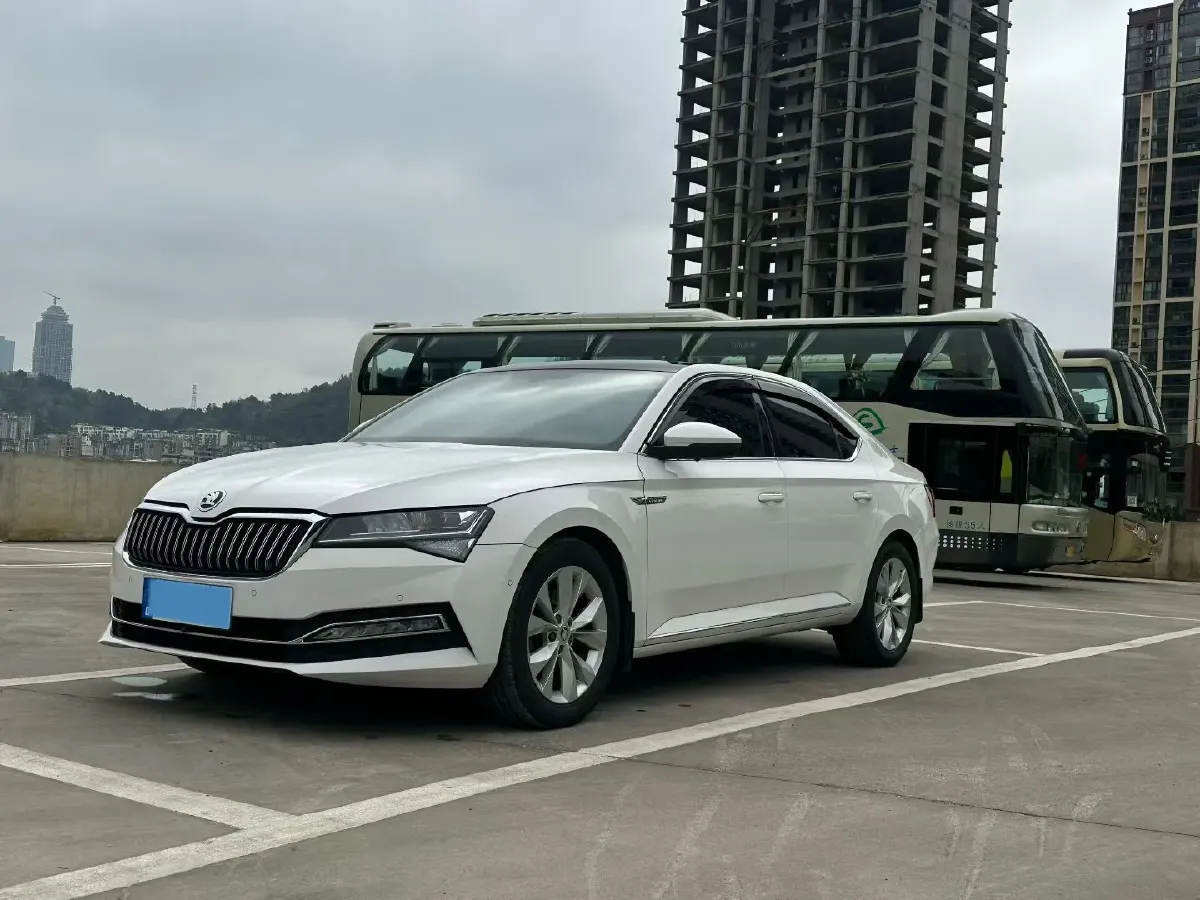 2019 Skoda Superb 1.4T 150HP L4 7DCT,autocango,china used car exporter,china ev exporter,chinese used car exporter,chinese used ev exporter