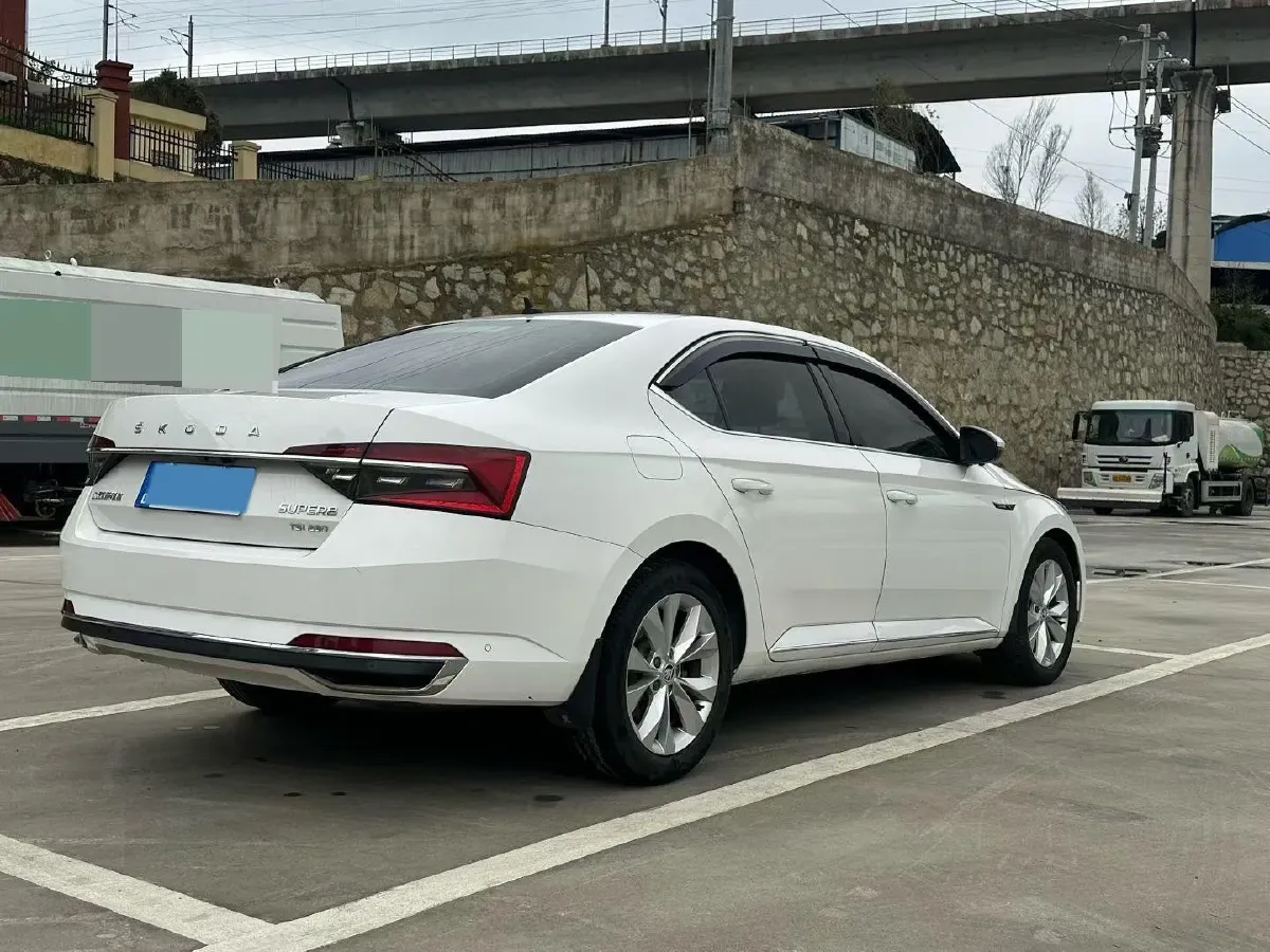 2019 Skoda Superb 1.4T 150HP L4 7DCT,autocango,china used car exporter,china ev exporter,chinese used car exporter,chinese used ev exporter