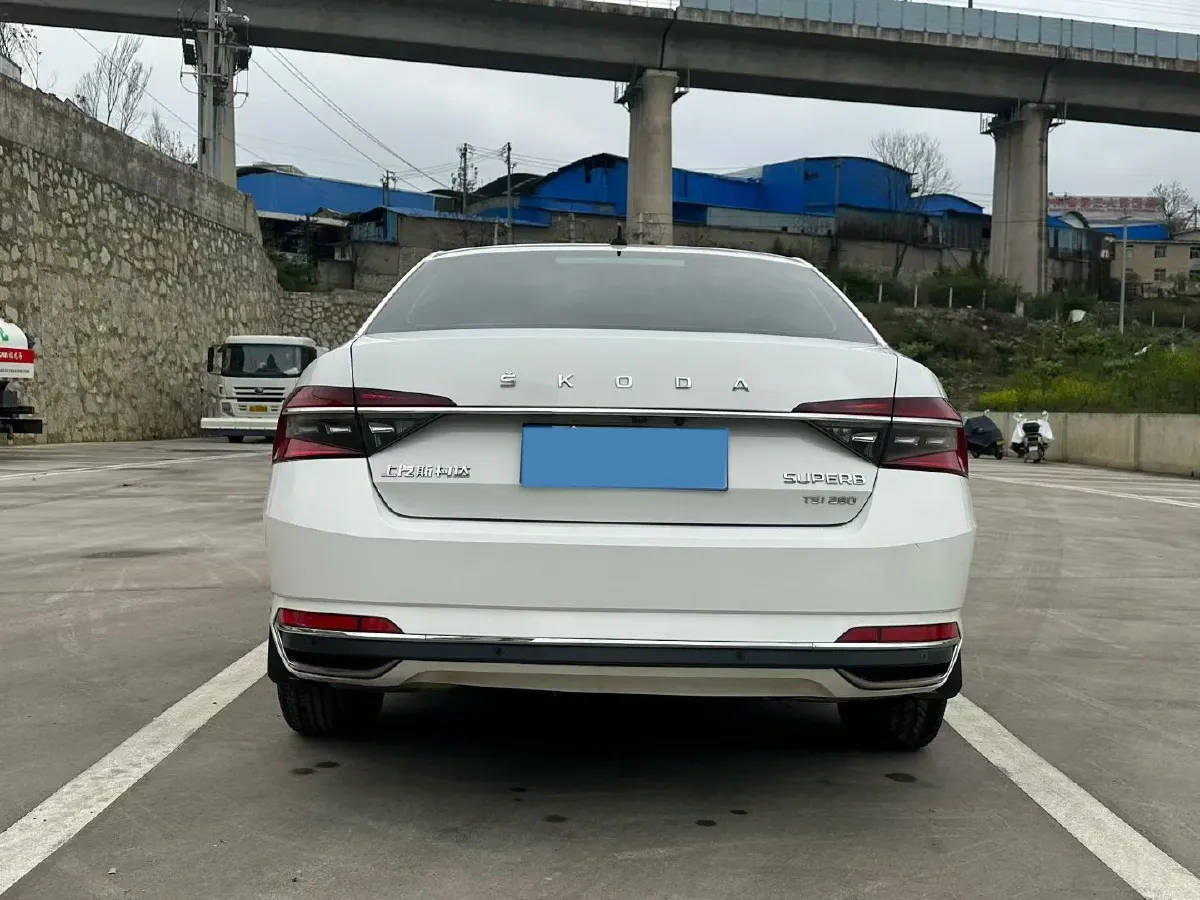 2019 Skoda Superb 1.4T 150HP L4 7DCT,autocango,china used car exporter,china ev exporter,chinese used car exporter,chinese used ev exporter