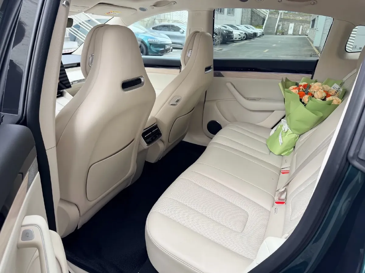 2026 Luxeed R7 BEV,autocango,china used car exporter,china ev exporter,chinese used car exporter,chinese used ev exporter